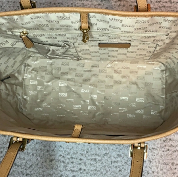 Michael Kors Center Stripe Tote - Picture 4 of 7